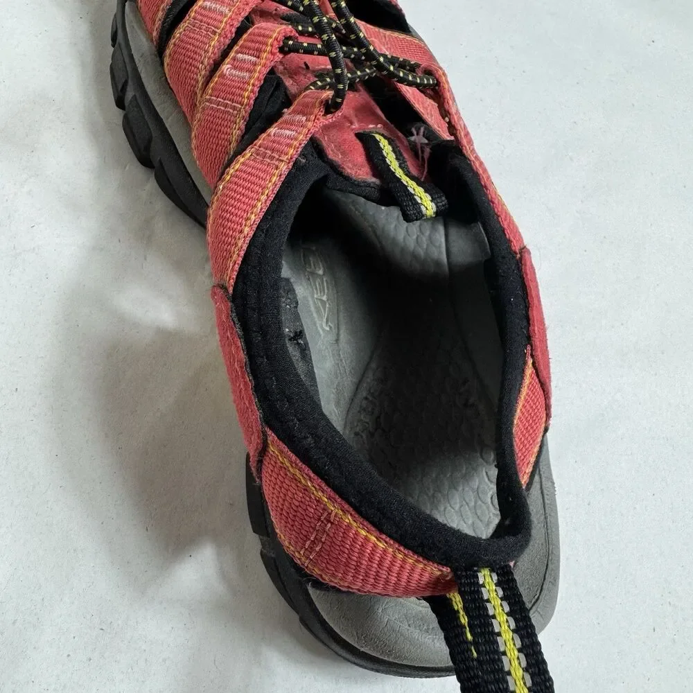 Keen Newport H2 Sandals Shoes Women's 9 Red Casual Comfort Waterproof Hiking